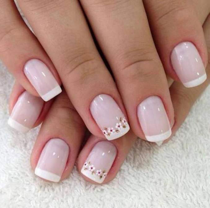 Unhas decoradas de forma simples